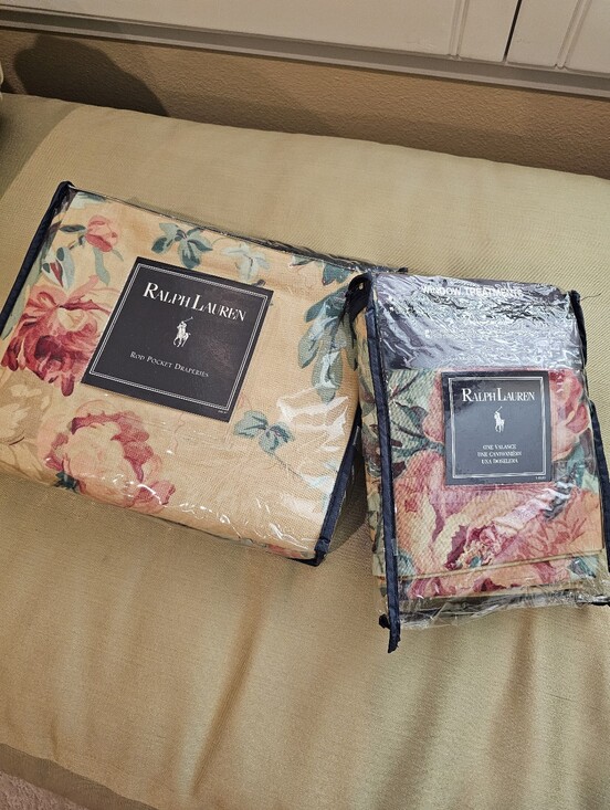 Ralph Lauren Other - Vtg Ralph Lauren Floral Drapery Set- Rod Panels And One Balloon Valance